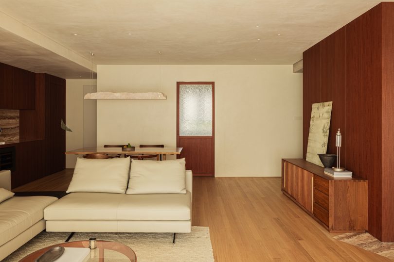 PUJU Design Studio设计的极简主义公寓Natural Shelter