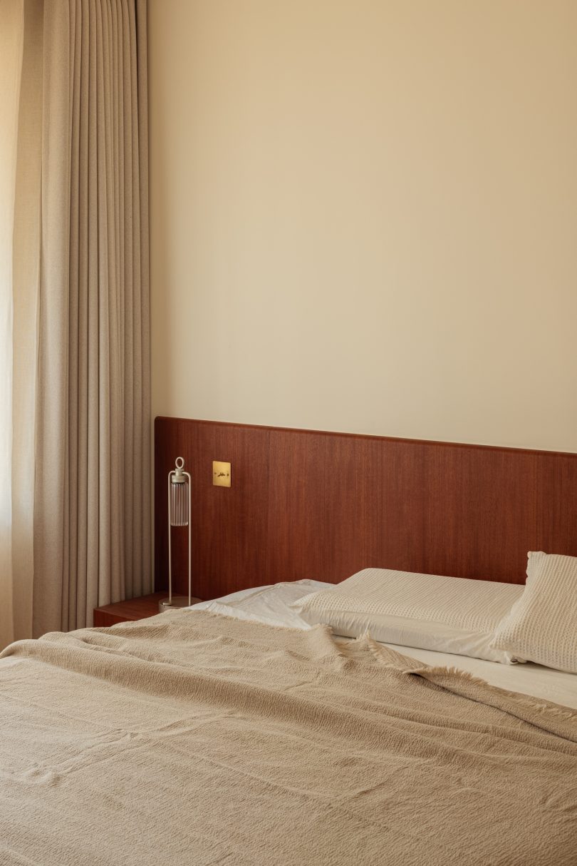 PUJU Design Studio设计的极简主义公寓Natural Shelter