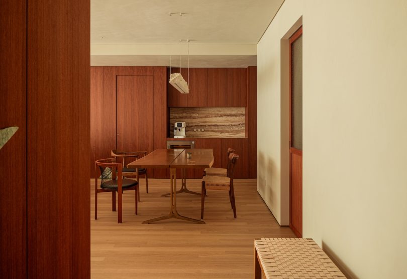 PUJU Design Studio设计的极简主义公寓Natural Shelter