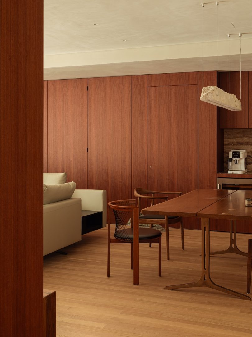 PUJU Design Studio设计的极简主义公寓Natural Shelter