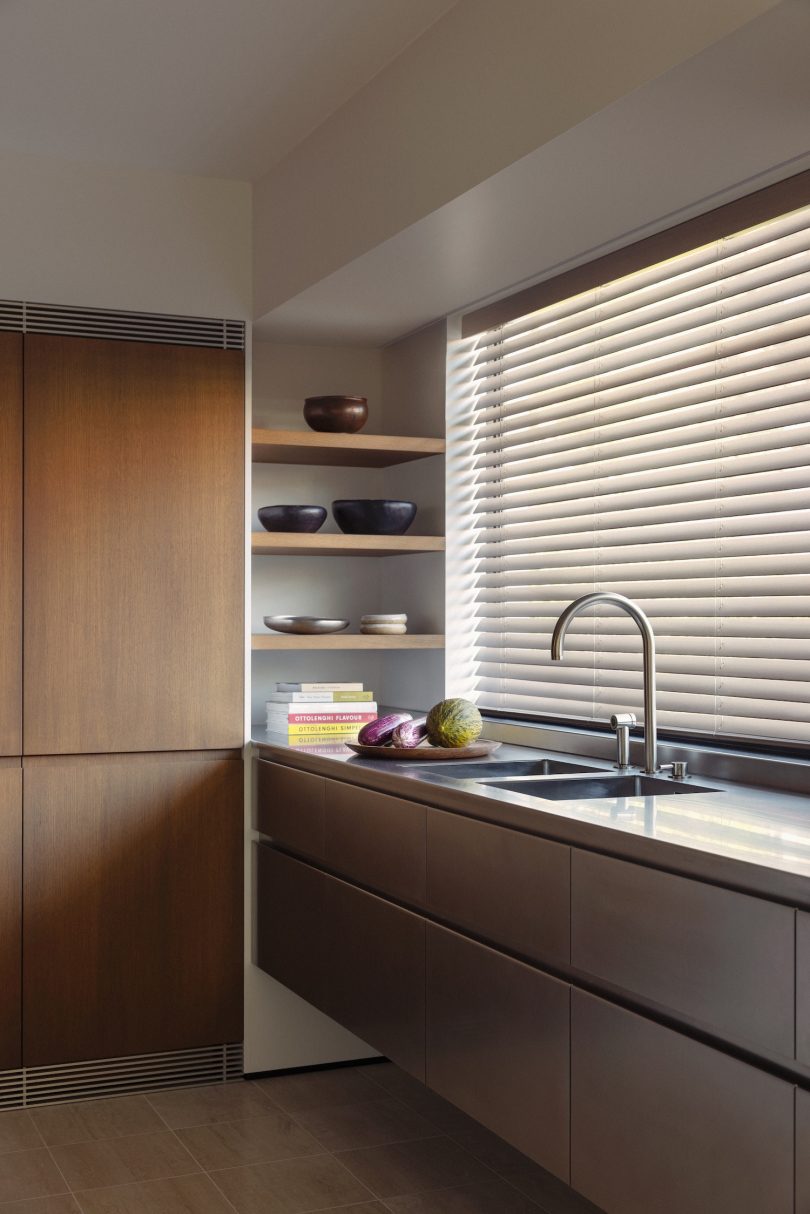 Stef Claes设计的极简住宅Sixties Sea Side Transformation