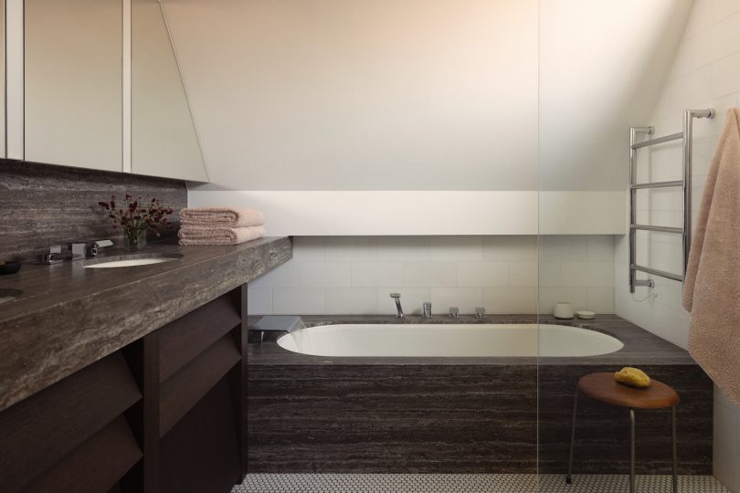 Stef Claes设计的极简住宅Sixties Sea Side Transformation