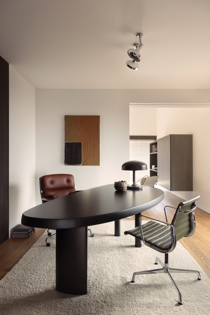 Stef Claes设计的极简住宅Sixties Sea Side Transformation