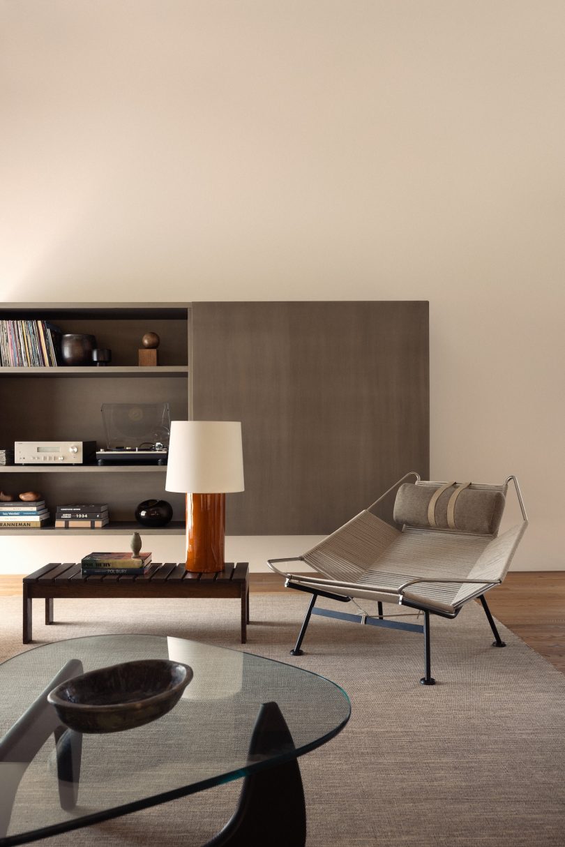 Stef Claes设计的极简住宅Sixties Sea Side Transformation