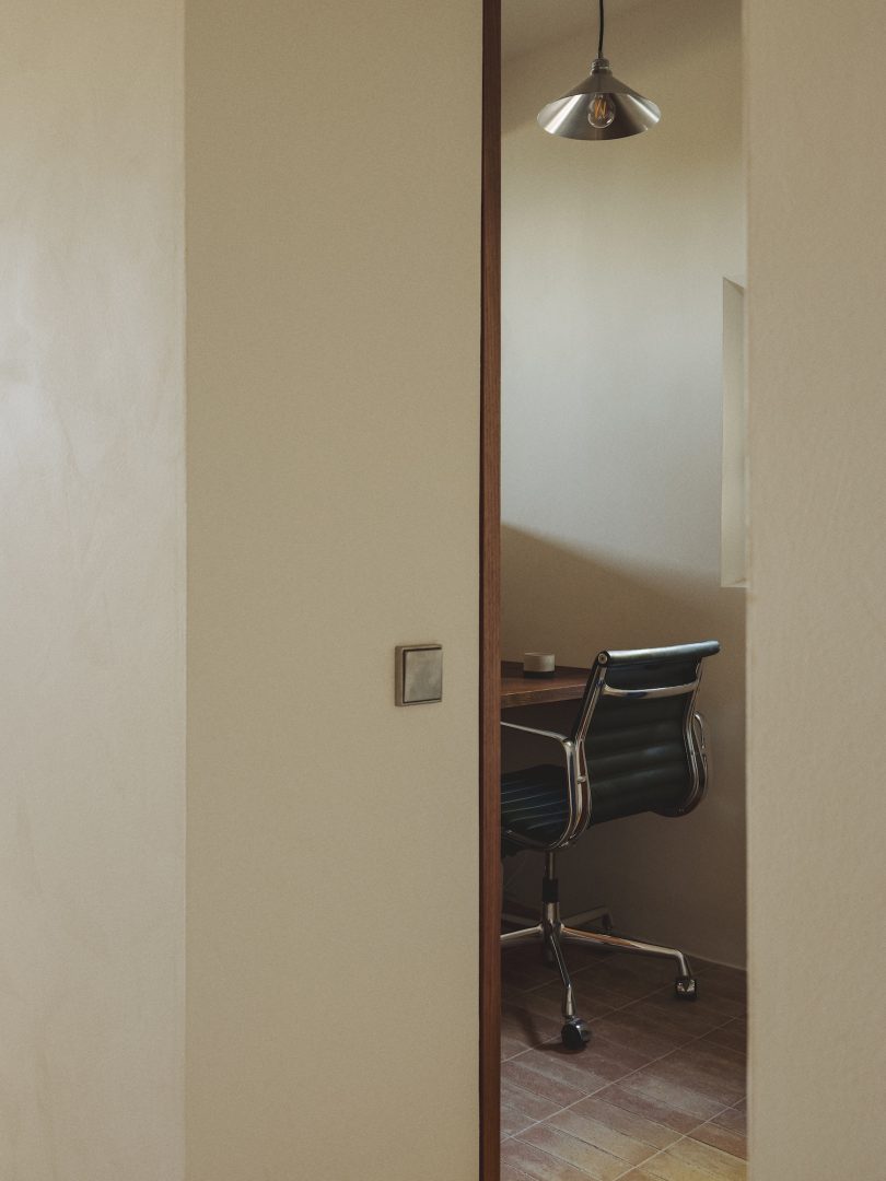 Pareil & Studio Nolet 设计的极简主义住宅 TOURTOUR