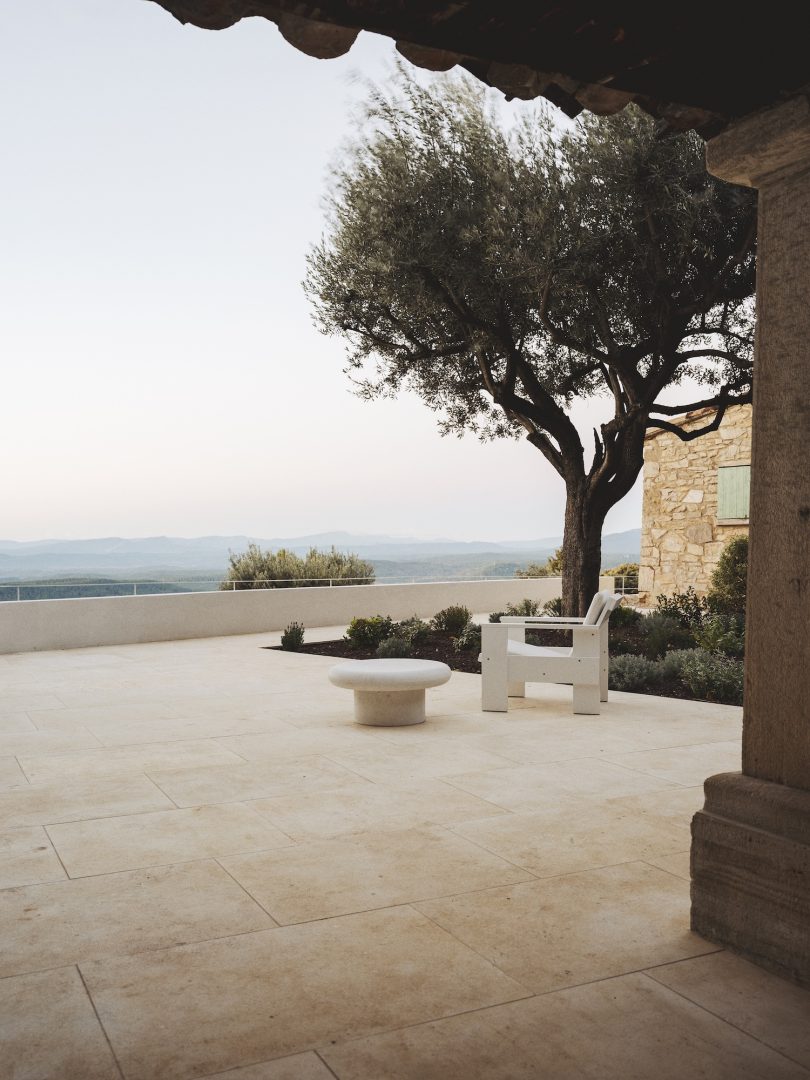 Pareil & Studio Nolet 设计的极简主义住宅 TOURTOUR