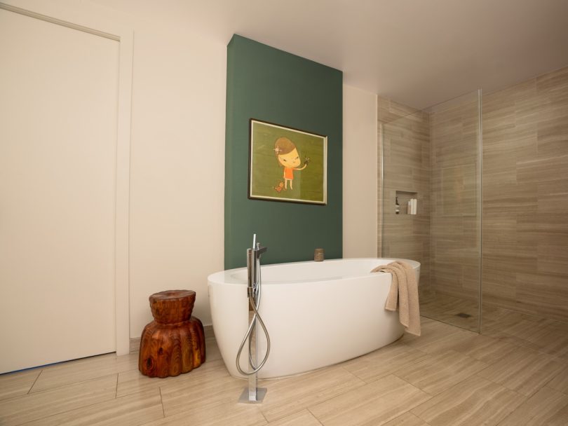 The Scale Collective 为比佛利山顶层公寓带来触感温暖