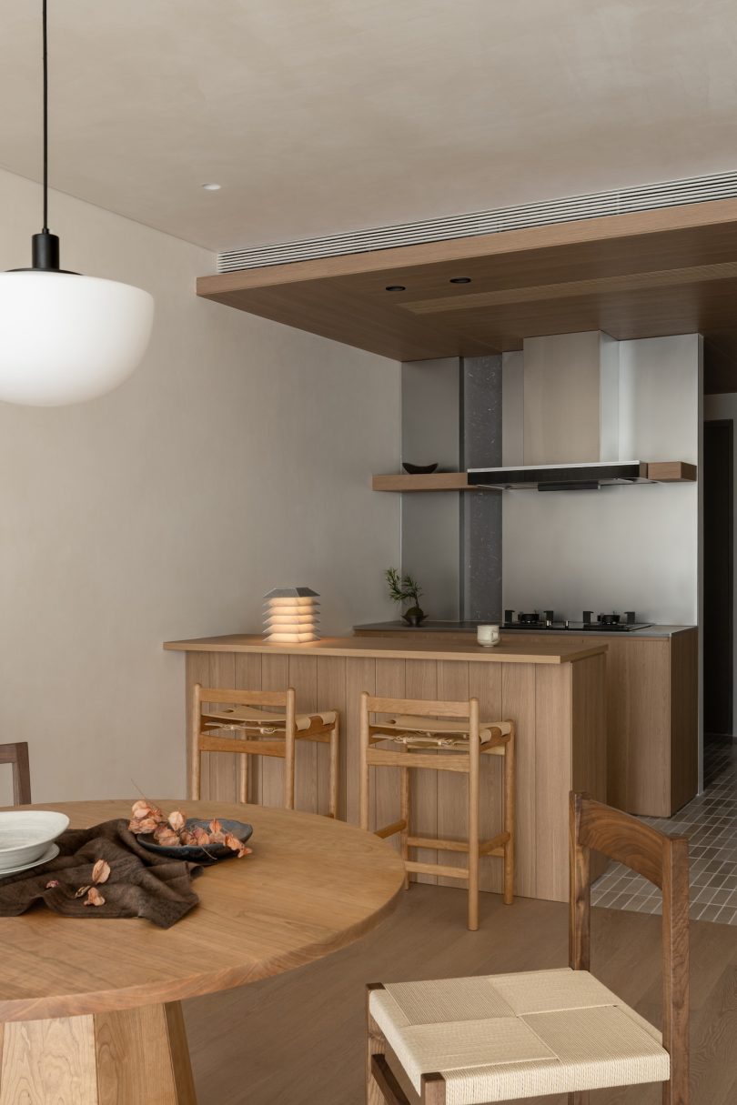 XU Studio 设计的极简主义公寓 A Serene Retreat