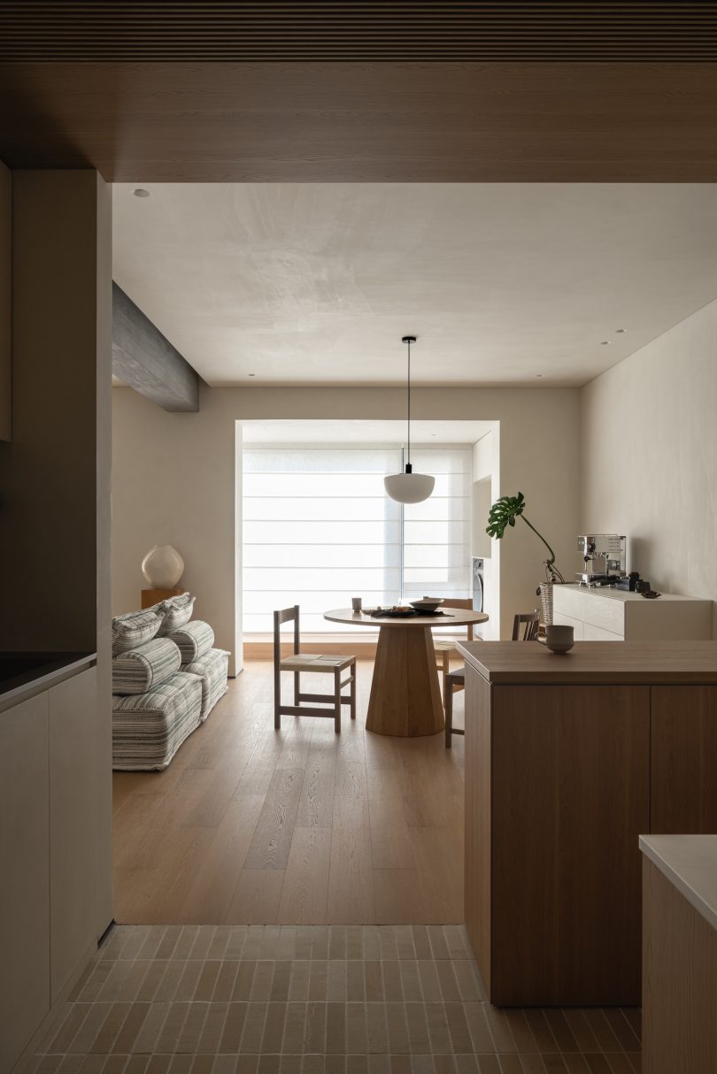 XU Studio 设计的极简主义公寓 A Serene Retreat