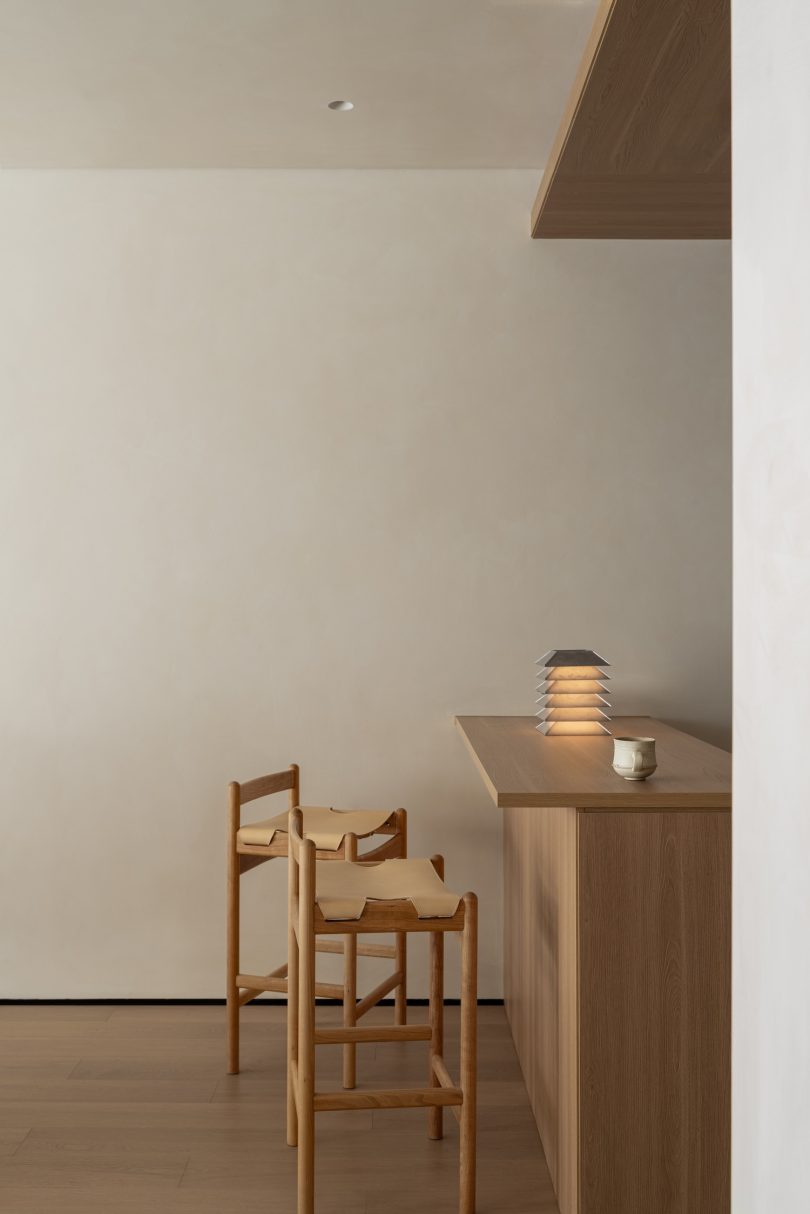 XU Studio 设计的极简主义公寓 A Serene Retreat