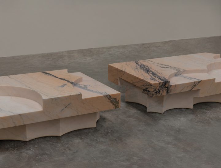 EWE Studio 设计的极简主义咖啡桌 Altar Coffee Table