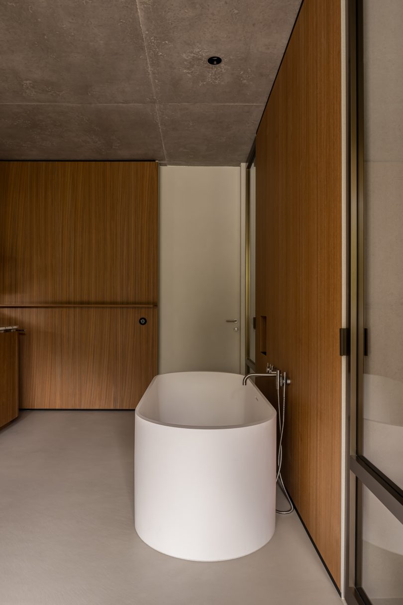 Welten Eliëns Architecten设计的极简主义别墅Concrete House