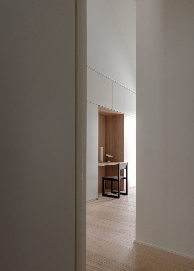 Norm Architects 设计的极简主义住宅 Lakeshore Barn House