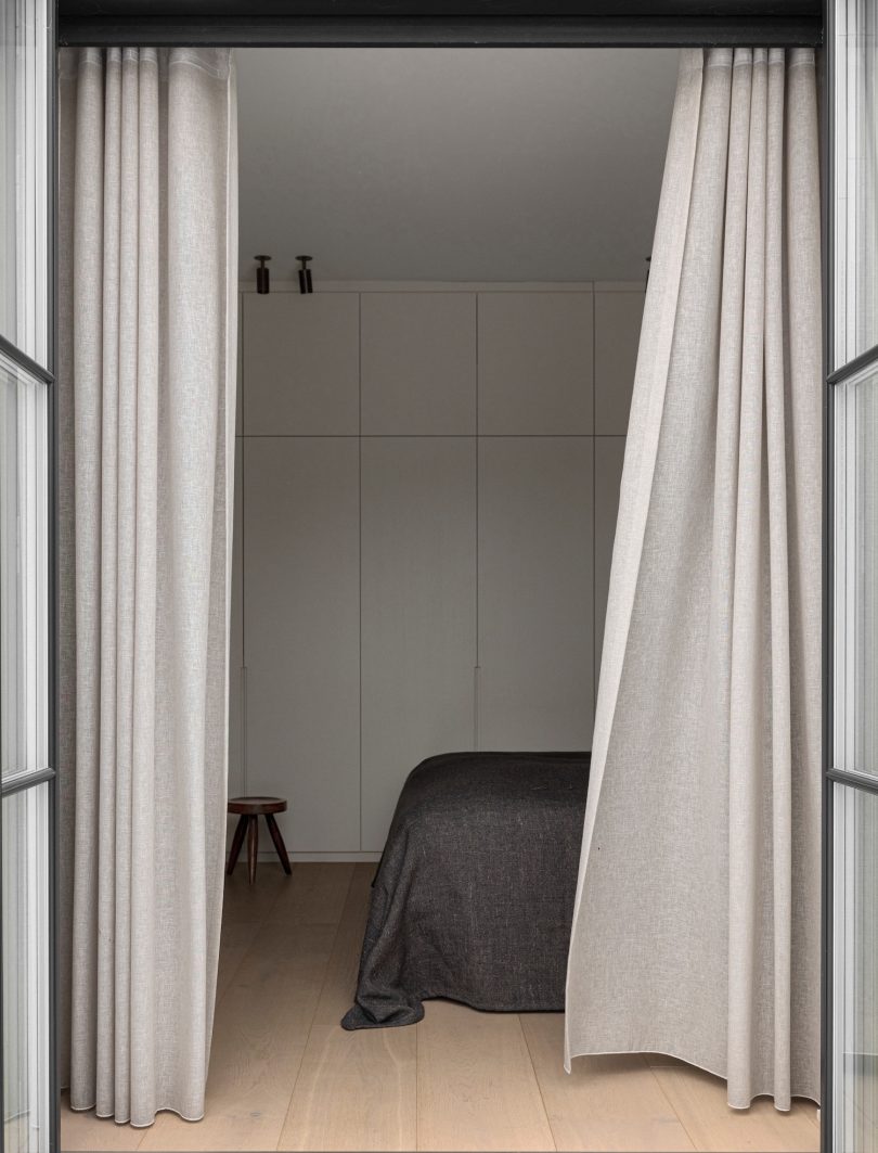 Norm Architects 设计的极简主义住宅 Lakeshore Barn House