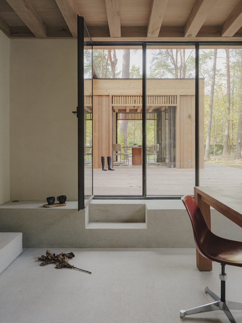 In Sinu Architects 设计的极简主义住宅 Maison de l'Orée