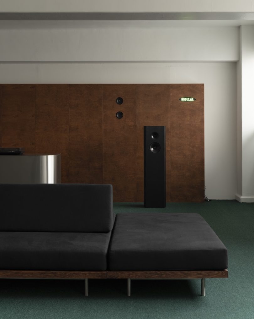 由 FORMANT 设计的极简文化空间 Modular