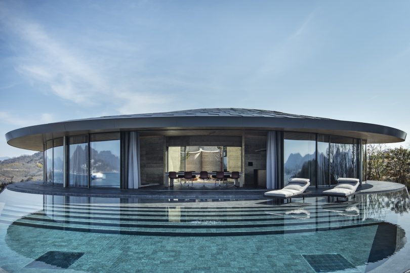 Bjarke Ingels Group设计的极简风格别墅NOT A HOTEL