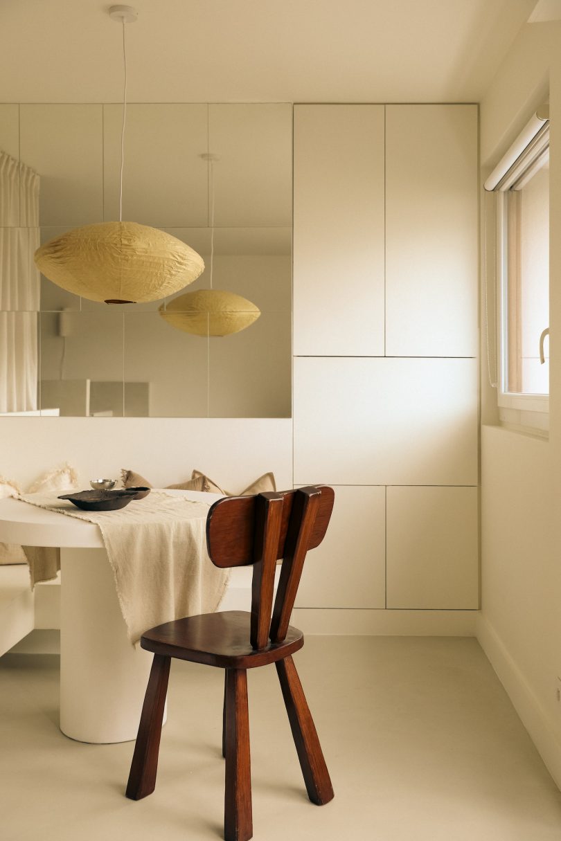 ONO Studio设计的极简主义公寓Oberkampf Apartment