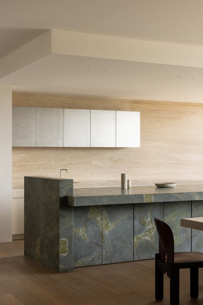 Telha Clarke 设计的极简主义公寓 Penthouse Vivace