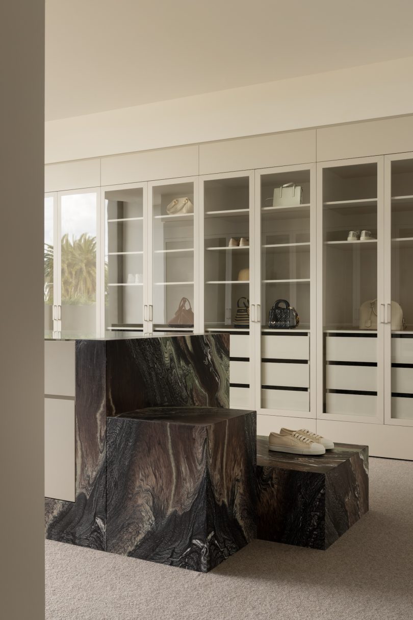 Telha Clarke 设计的极简主义公寓 Penthouse Vivace