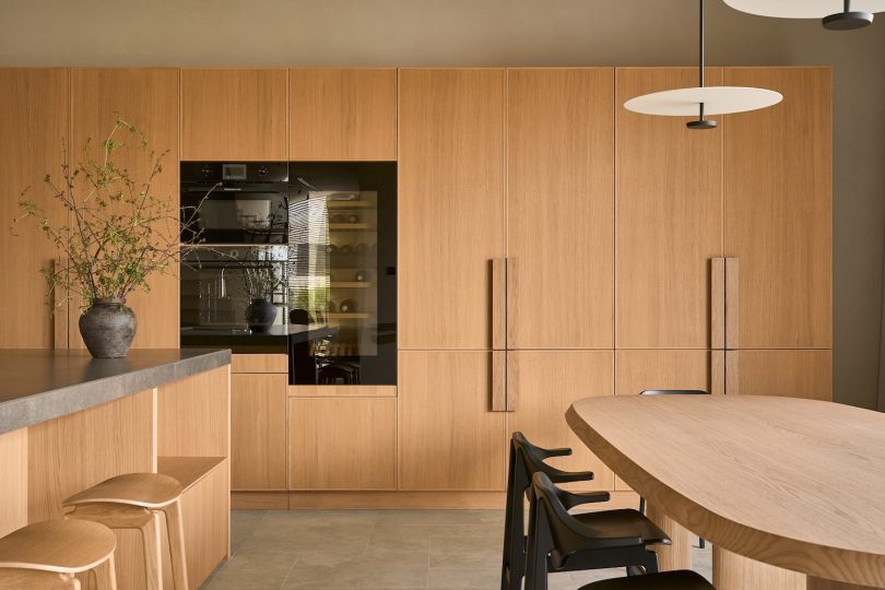 Sivak+Partners Studio设计的极简主义住宅Shift House