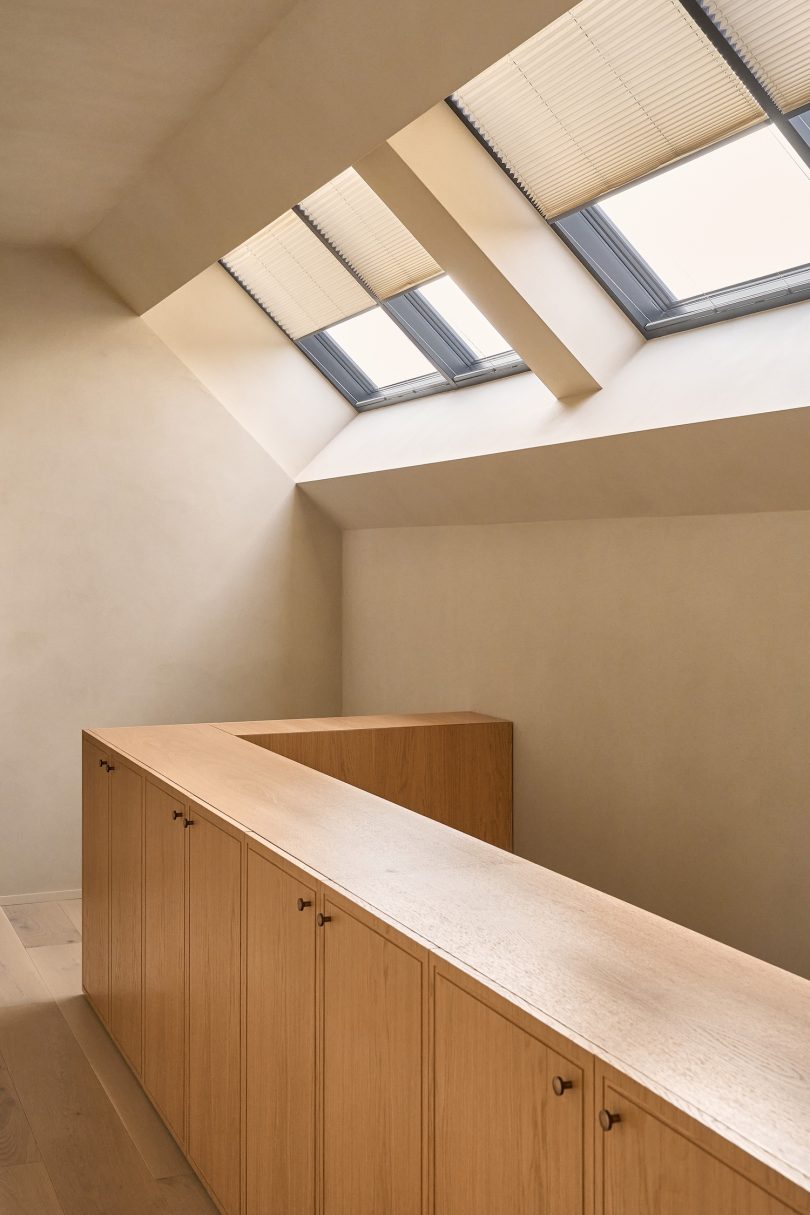 Sivak+Partners Studio设计的极简主义住宅Shift House