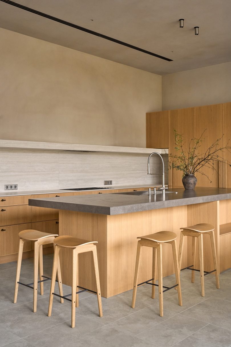 Sivak+Partners Studio设计的极简主义住宅Shift House