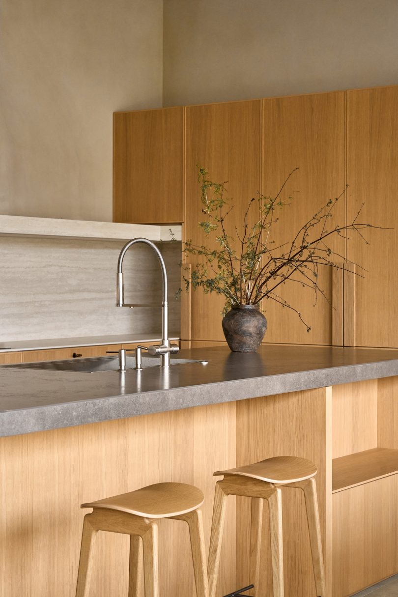 Sivak+Partners Studio设计的极简主义住宅Shift House