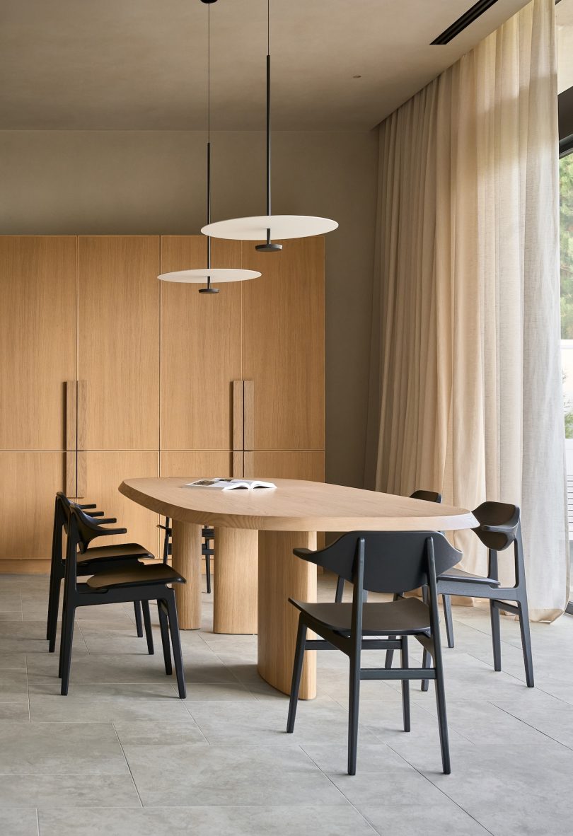 Sivak+Partners Studio设计的极简主义住宅Shift House