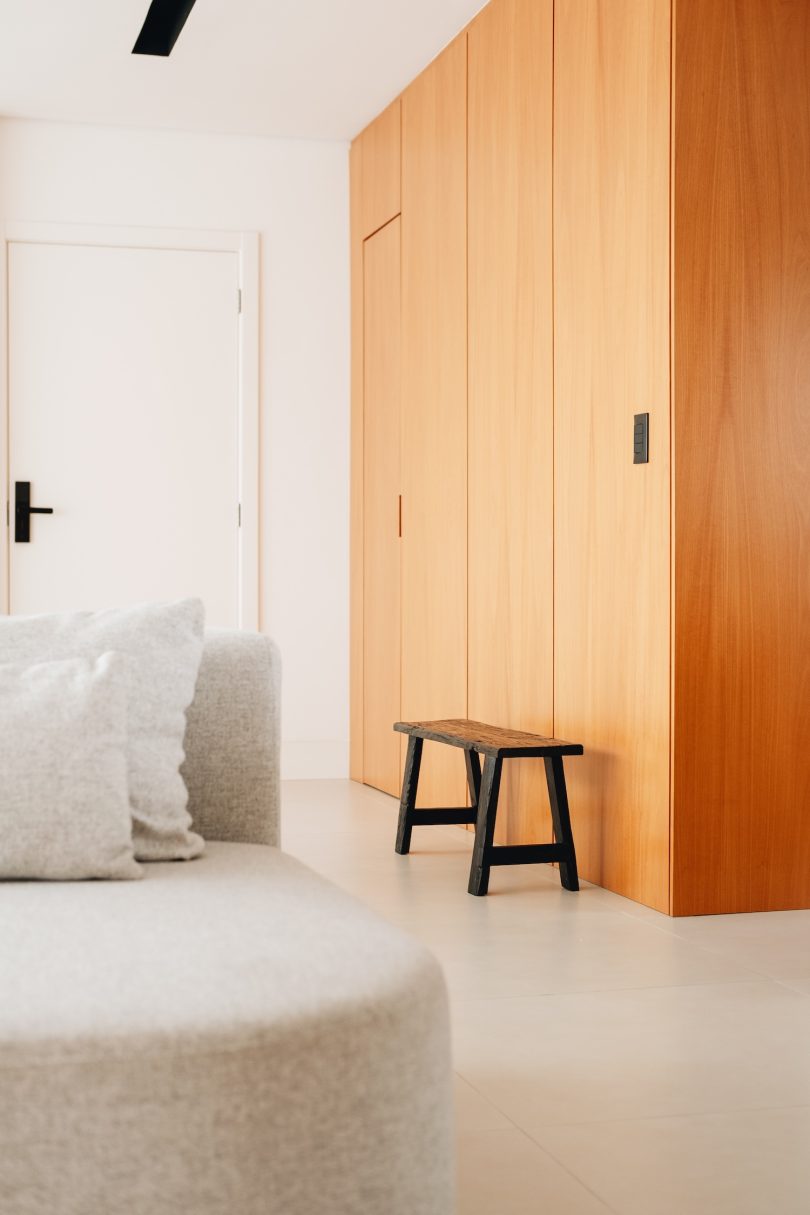 Yuri Borges Design Co. 设计的极简公寓 UK Apartment