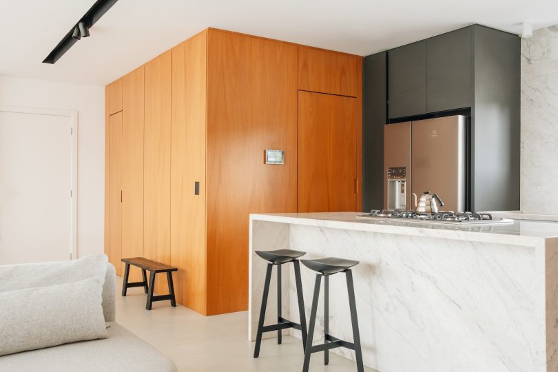 Yuri Borges Design Co. 设计的极简公寓 UK Apartment