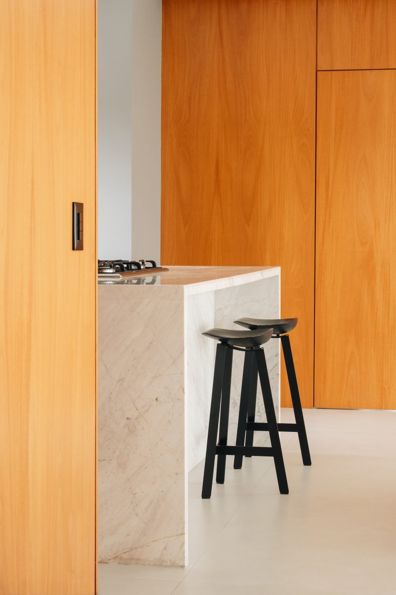 Yuri Borges Design Co. 设计的极简公寓 UK Apartment