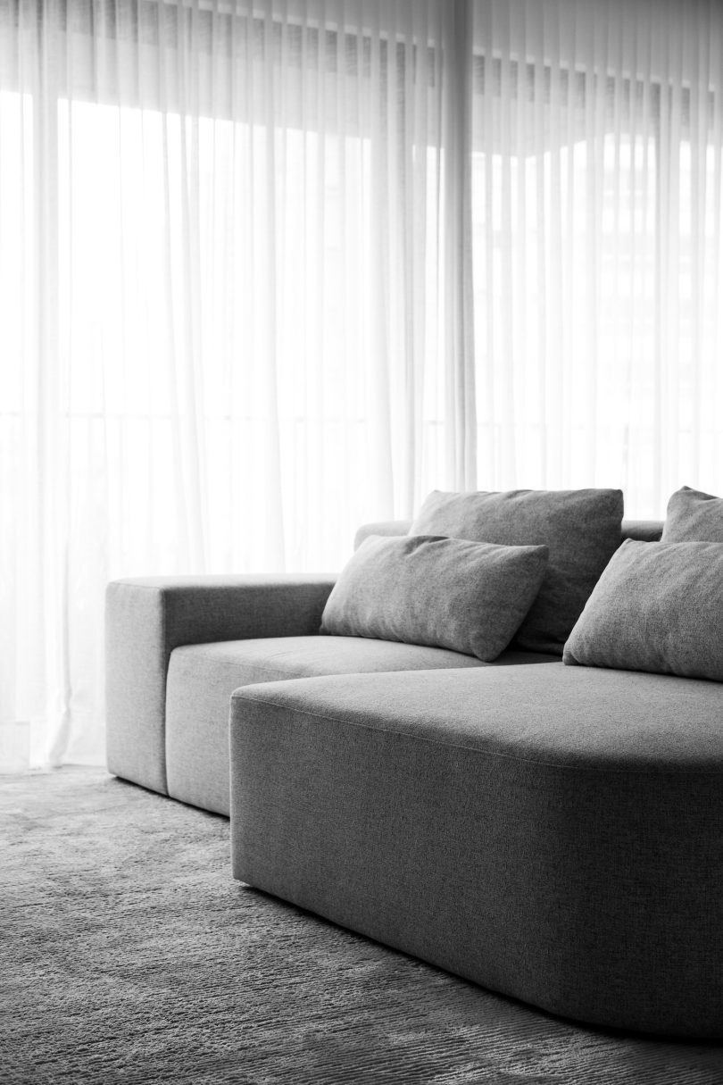 Yuri Borges Design Co. 设计的极简公寓 UK Apartment