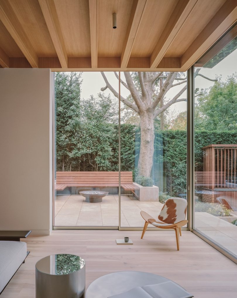 MATA Architects设计的极简主义住宅Panoramic House