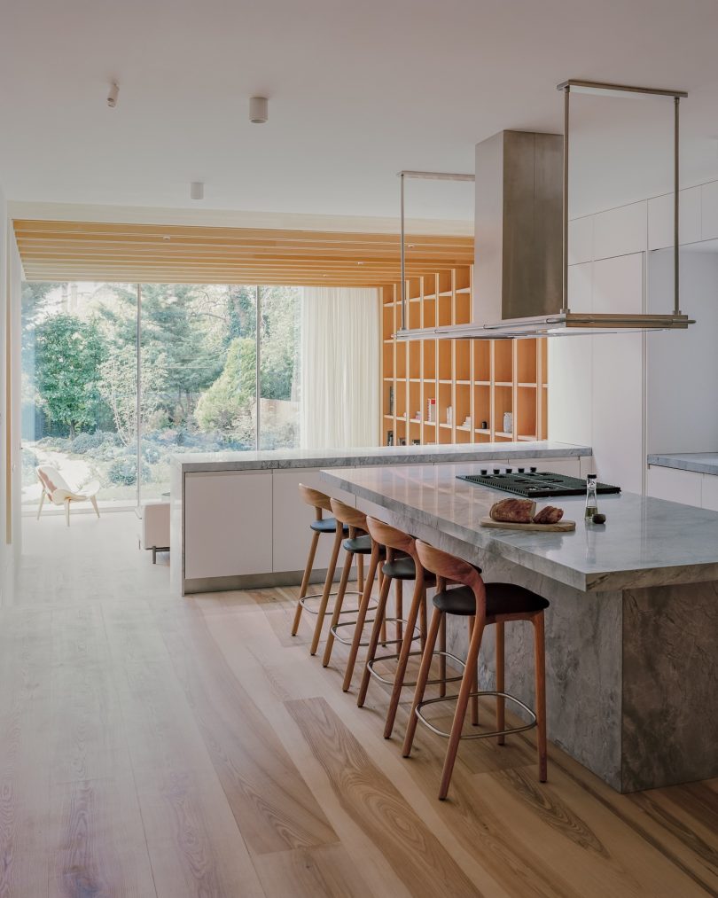 MATA Architects设计的极简主义住宅Panoramic House