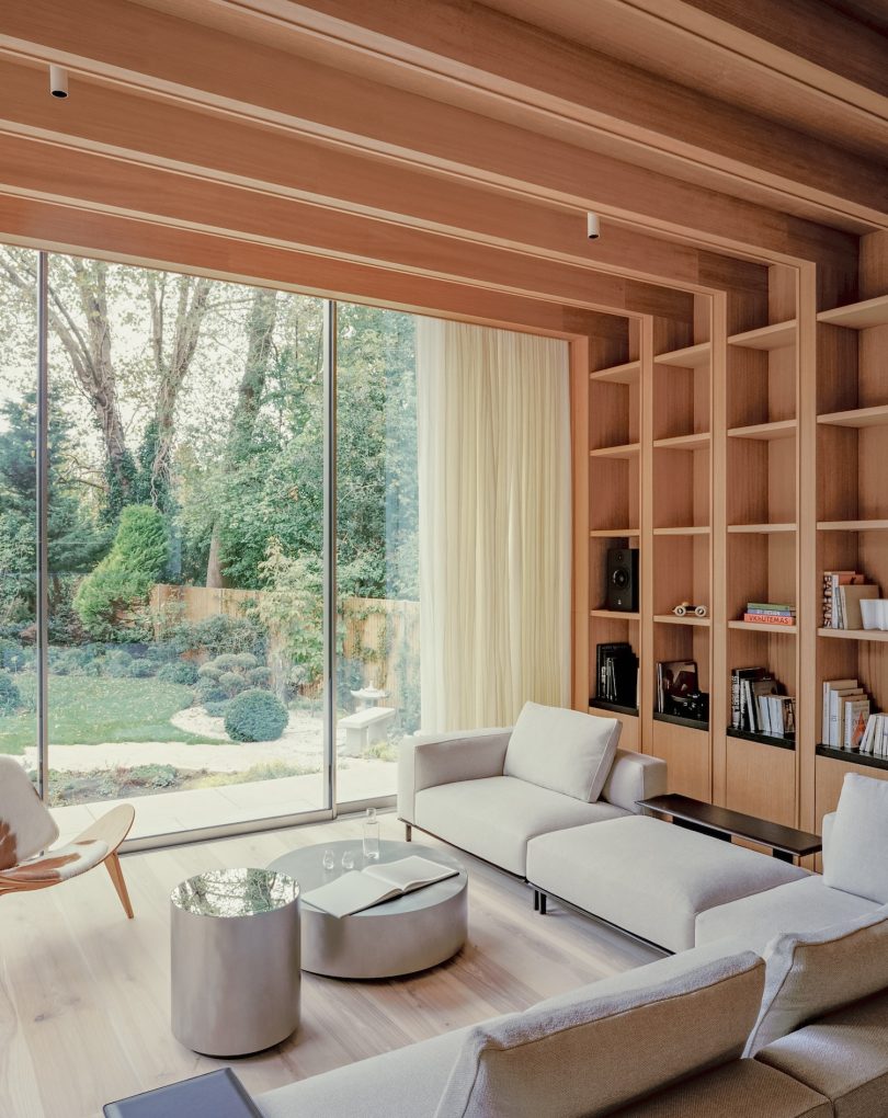MATA Architects设计的极简主义住宅Panoramic House
