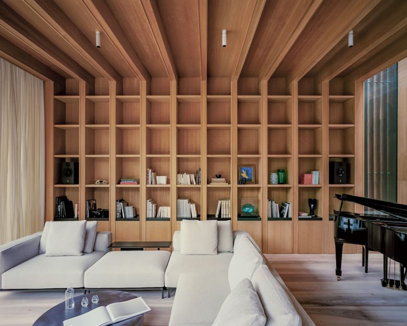 MATA Architects设计的极简主义住宅Panoramic House