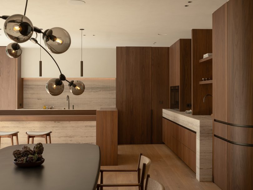 Britt Van Namen 设计的极简主义别墅 Residence RBK
