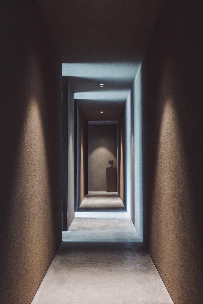 Nicolas Schuybroek Architects设计的极简主义住宅SR House