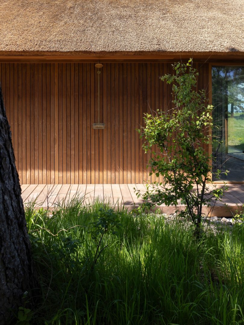 Norm Architects设计的极简主义工作室Shoreline Studio
