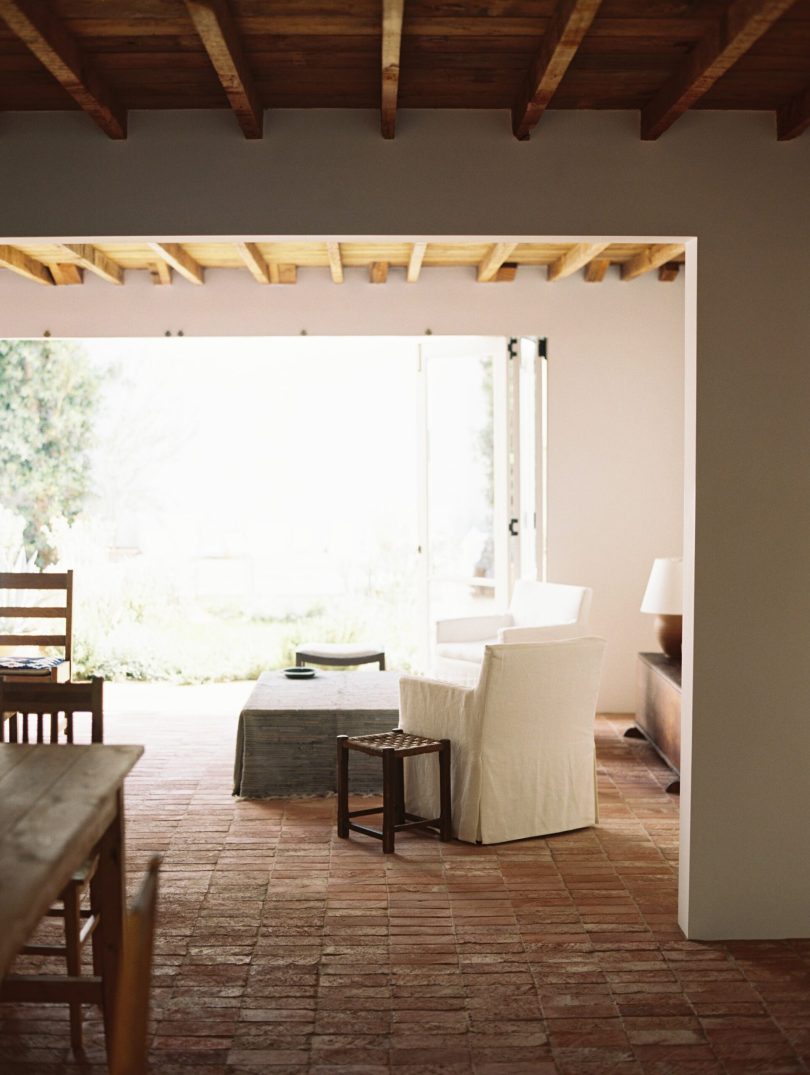 Breland-Harper设计的极简住宅Spanish Courtyard House
