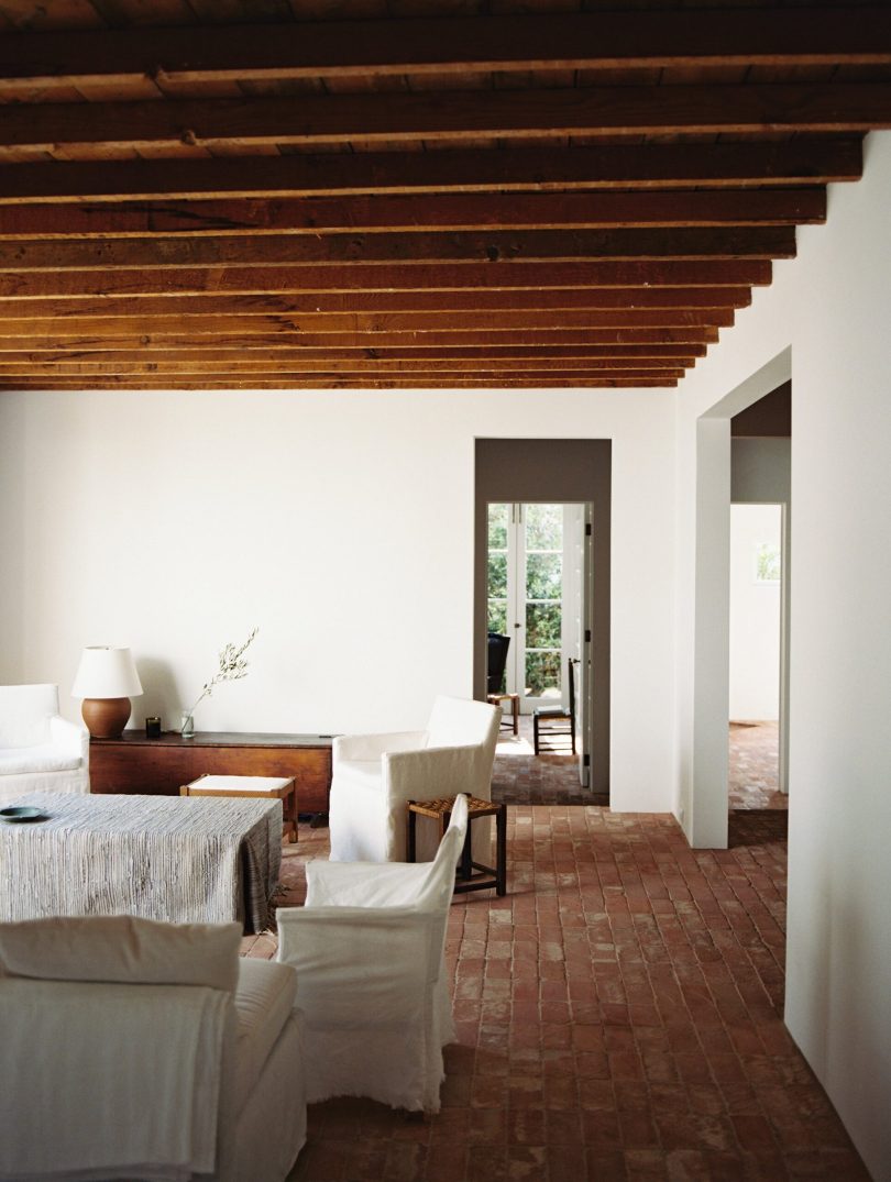 Breland-Harper设计的极简住宅Spanish Courtyard House