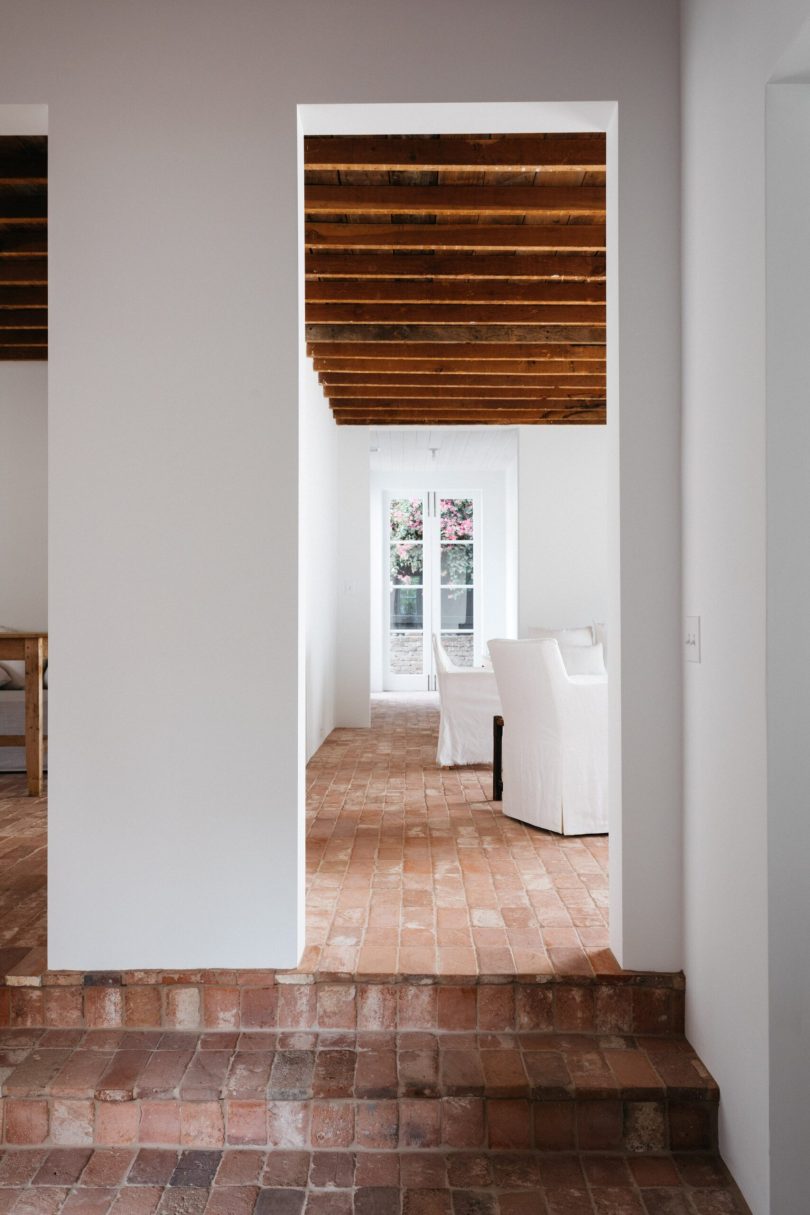 Breland-Harper设计的极简住宅Spanish Courtyard House