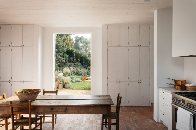 Breland-Harper设计的极简住宅Spanish Courtyard House