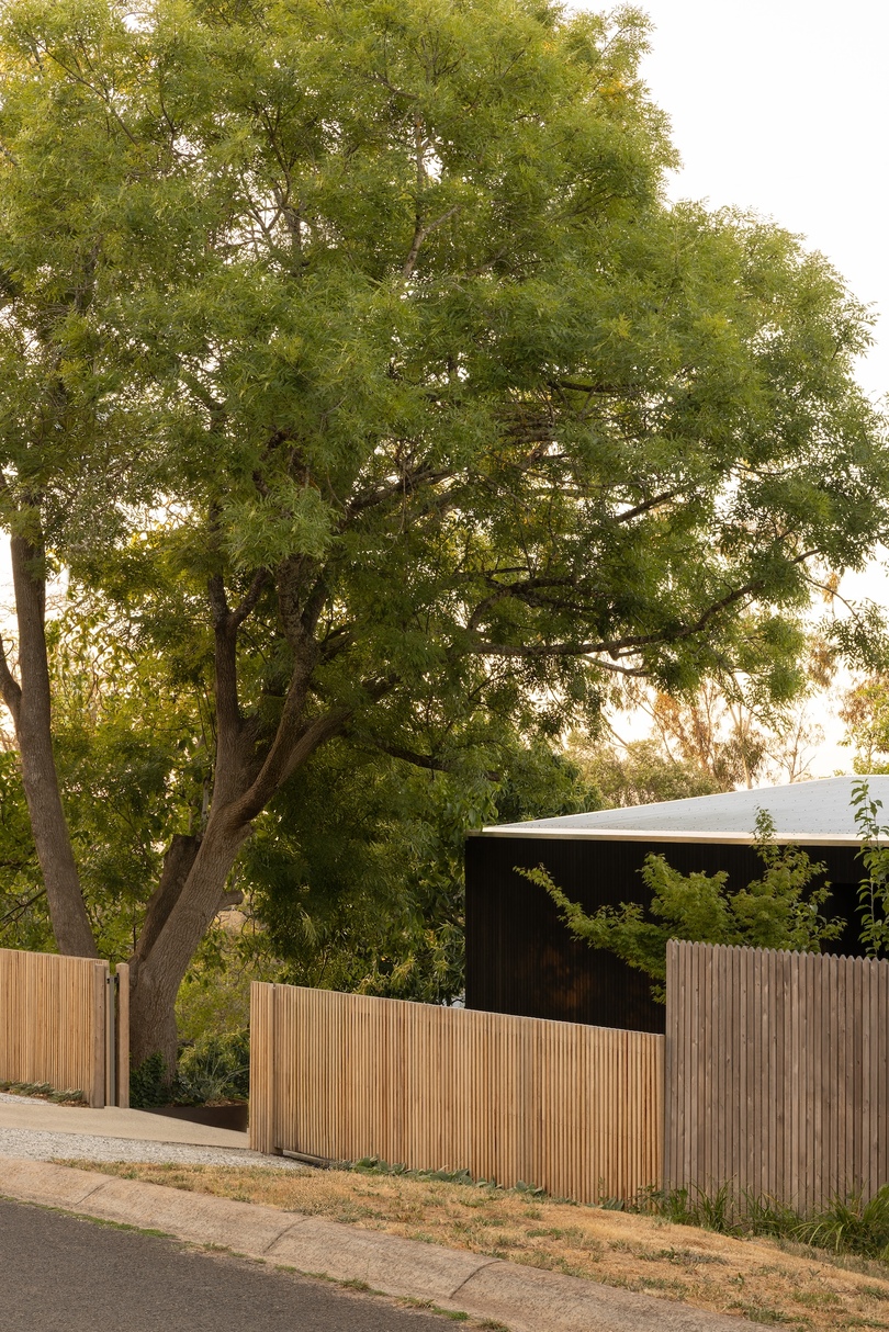 Telha Clarke 设计的极简主义住宅 Daylesford Hill House