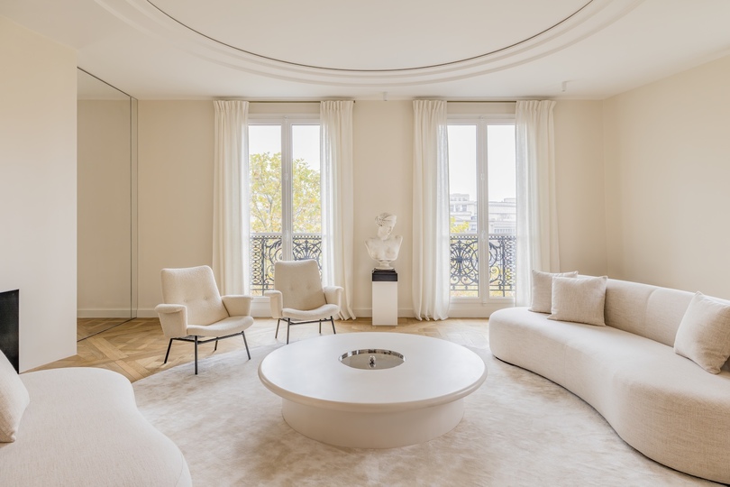 Hugues de Blignières 设计的极简主义公寓 Lena Apartment