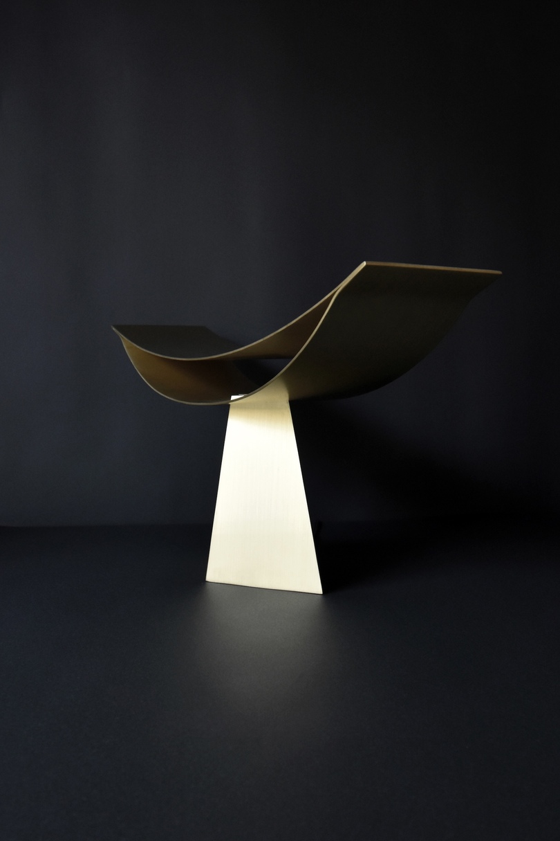 Toshiki Omatsu 设计的极简主义灯具 Leven