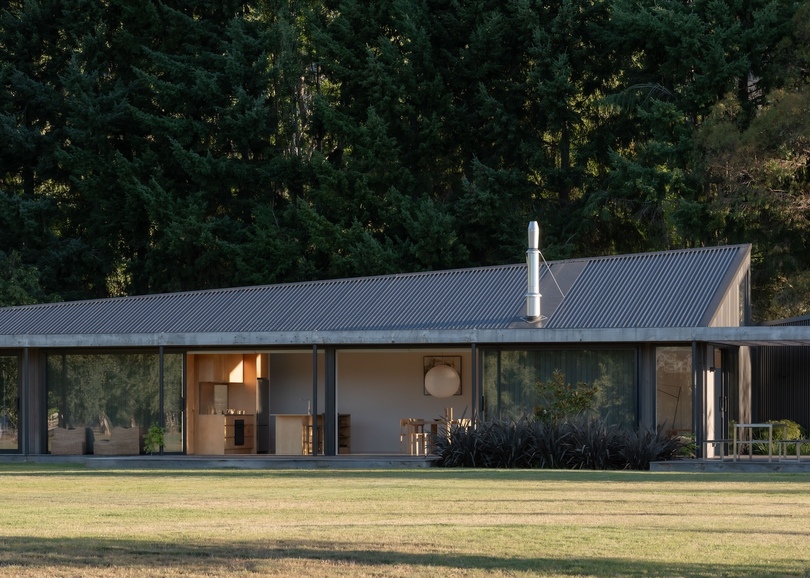 由 Nuku 设计的极简主义住宅 Mount Barker House