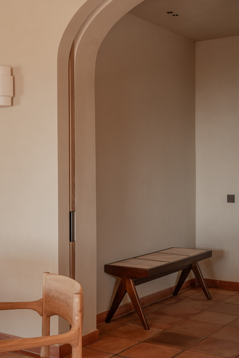 Julie Lozie 设计的极简主义住宅 Pampelonne Residence