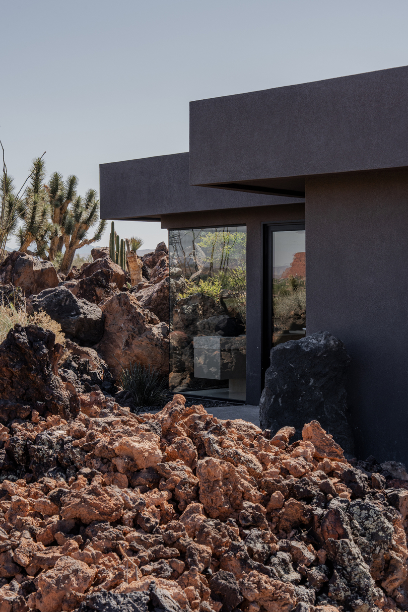 Design Studio JAC 设计的极简主义住宅 Rock House